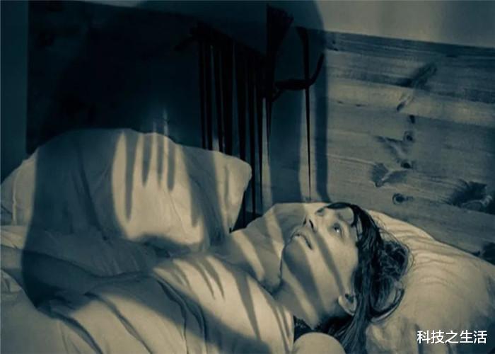 『科学家』你经历过“鬼压床”吗？科学家作出解释，答案让人难以接受！