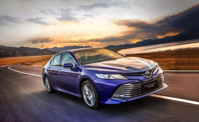 丰田凯美瑞|丰田凯美瑞和奔驰A级，20来万到底应该买谁？