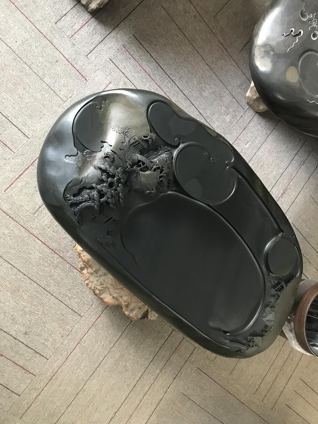 「雕刻」歙砚石雕刻的茶盘真的好看吗?看了这1块“黑黑”的成品,我懂了