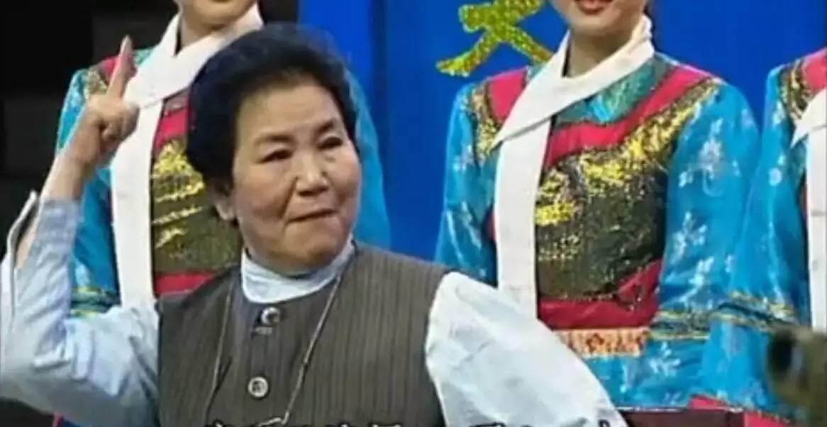 赵丽蓉|赵丽蓉：一婚生两2子丧夫，再嫁小叔生2子再守寡，死前要求安乐死