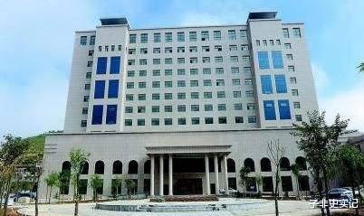 历史揭秘|国务院为什么一直没有盖办公大楼?原来是因为他,敬佩