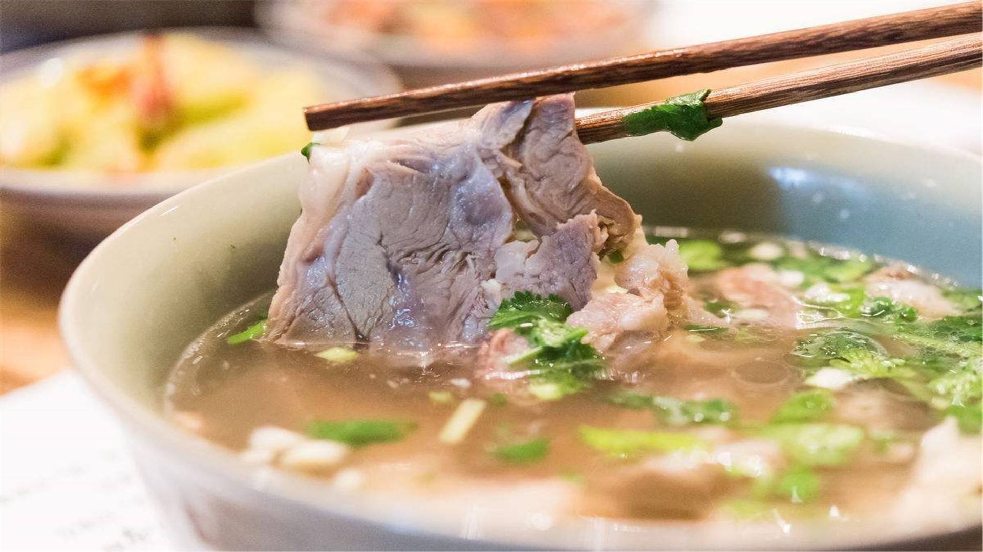 尿酸|不起眼的羊肉汤，却可以给人带来这4个好处！劝你多喝一点