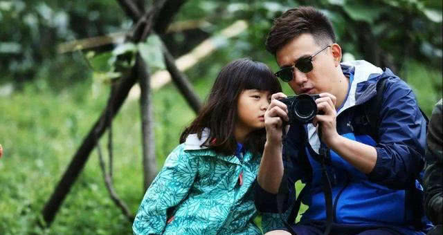 『黄磊』14岁黄多多衣着暴露被骂上热搜,孙莉黄磊怒“怼”网友却被力挺