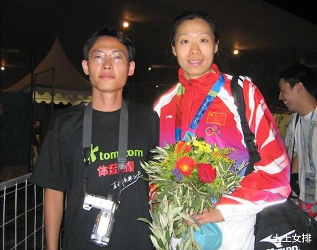 女排@中国女排的4位“瘸腿”主攻!两位是世界冠军,一人是时代标志