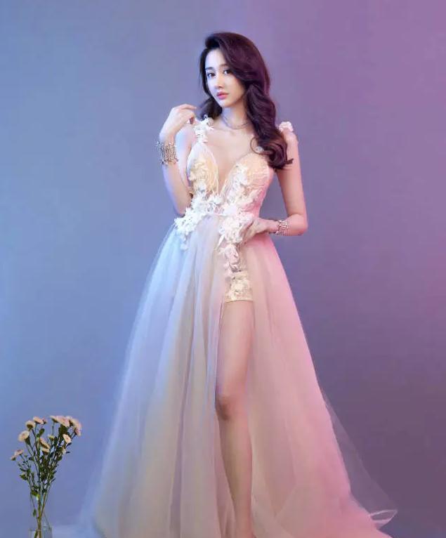 「文梦洋」被称为“烂片女王”，出道12年不温不火，现沦为网红让人唏嘘