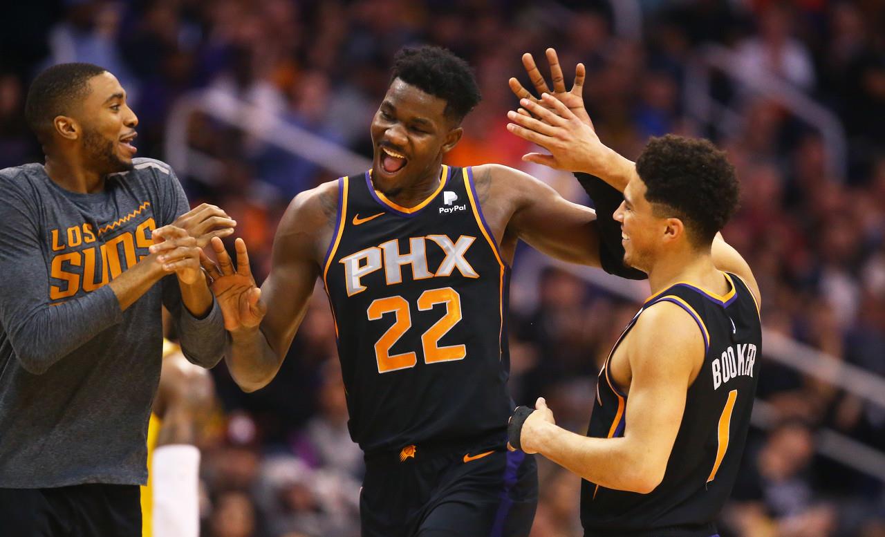 『特雷·杨』同是二年级生，特雷杨已拿到3327分，艾顿1729分，那东契奇呢？