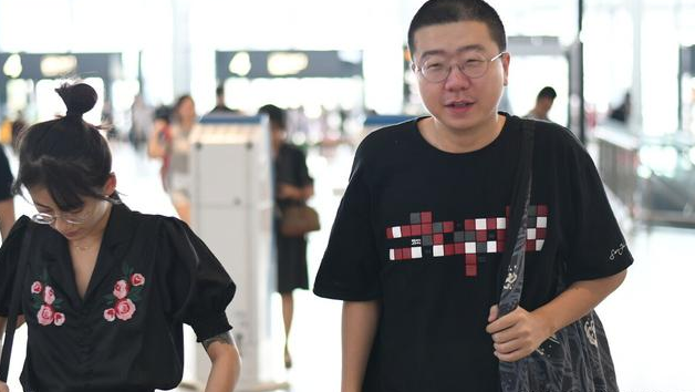 李诞|活出真实的自己，底色悲凉却活得精彩，脱口秀演员李诞