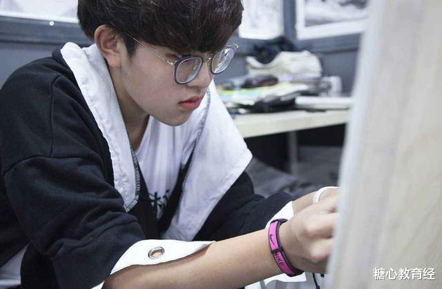 艺术生|高三考生迎来两个“坏消息”，学生有苦难言，家长哭诉：心态崩了