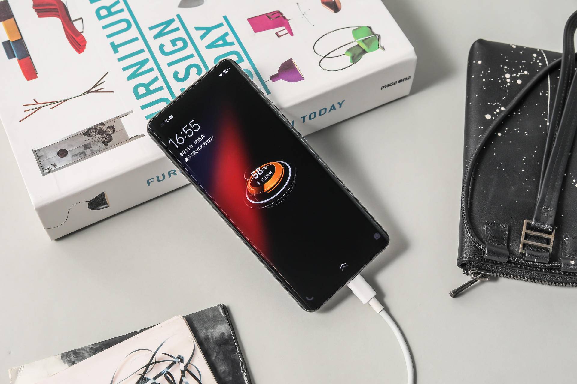 iqoo|解决5G时代最大痛点的120W 超快闪充到底有多厉害？