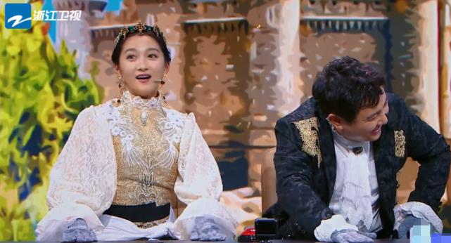 「吉娜·爱丽丝」郎朗吉娜玩游戏戴手套太突兀？看到《王牌》节目做法，细节太暖心