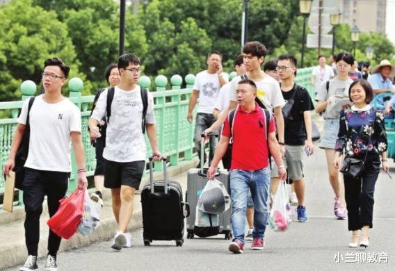 学霸|大一新生们，开学多少“生活费”才够用？看完这份账单你就明白了