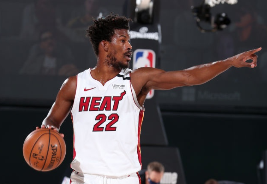 豪车|热议热火2比0,杨毅苏群王猛给出观点,巴特勒不只是能打关键球