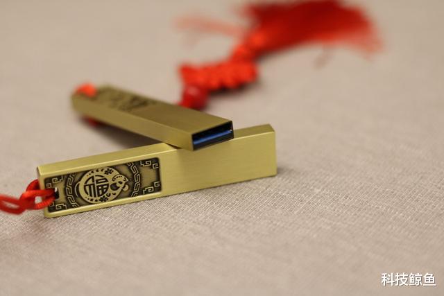 【台电】台电推出中国风U盘，这颜值没谁了，网友：舍不得用，想珍藏