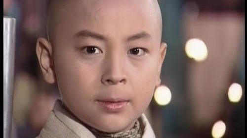 「释小龙」释小龙：童星出道，2岁学武，5岁出演电影，被称为李连杰接班人