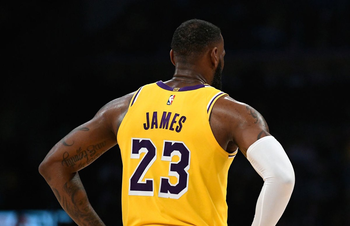 勒布朗·詹姆斯|连续13个赛季，1000场比赛得分上双，乔丹也自愧不如