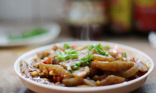 「豆腐」减肥界的\新宠\，躺着吃都能瘦，干了这碗低卡的纯手工减肥美食