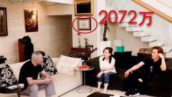 @参观冯小刚的独栋别墅，户外环境一流，室内墙上一幅画价值千万