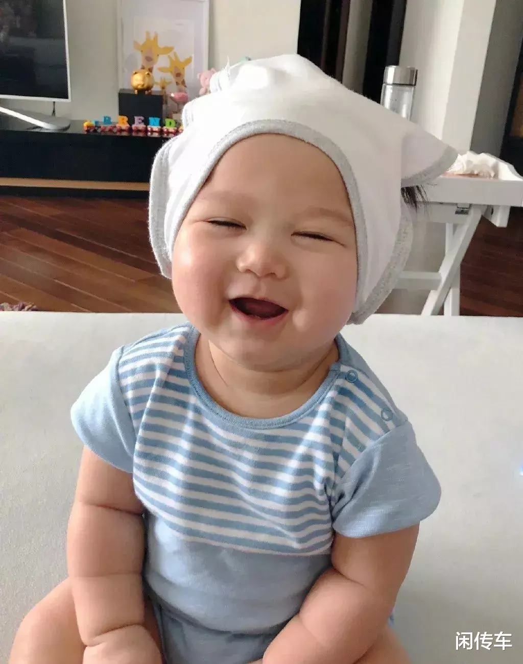 胡杏儿|从出道开始就被嘲讽丑的她，20年后凭借儿子的颜值突然翻身了？