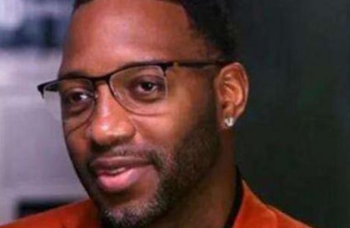 麦迪@麦迪：我和这3人组队，可以将任何对手放在地板上摩擦