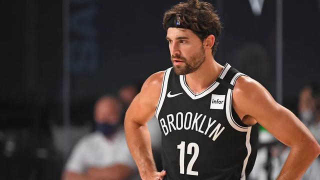 湖人队|提前考虑！湖人中产特例用处引热议，签下2神射？美媒直言可行