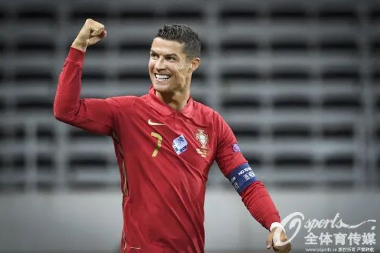 C罗|101球的背后,是一个「自大狂」17年的承诺