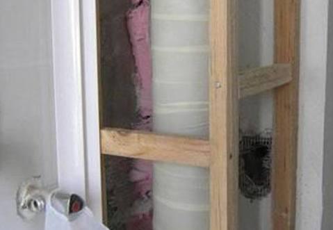 「」同事家新房装修因为包水管和装饰公司打的不可开交,因为什么呢?