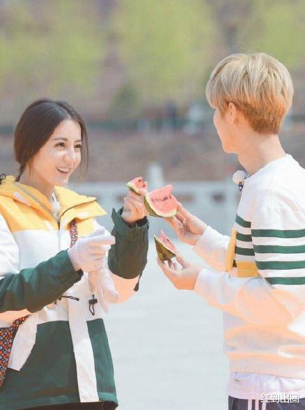 迪丽热巴|因颜值崩塌而屠屏，被嘲营销大户，失去了美貌的迪丽热巴还剩什么