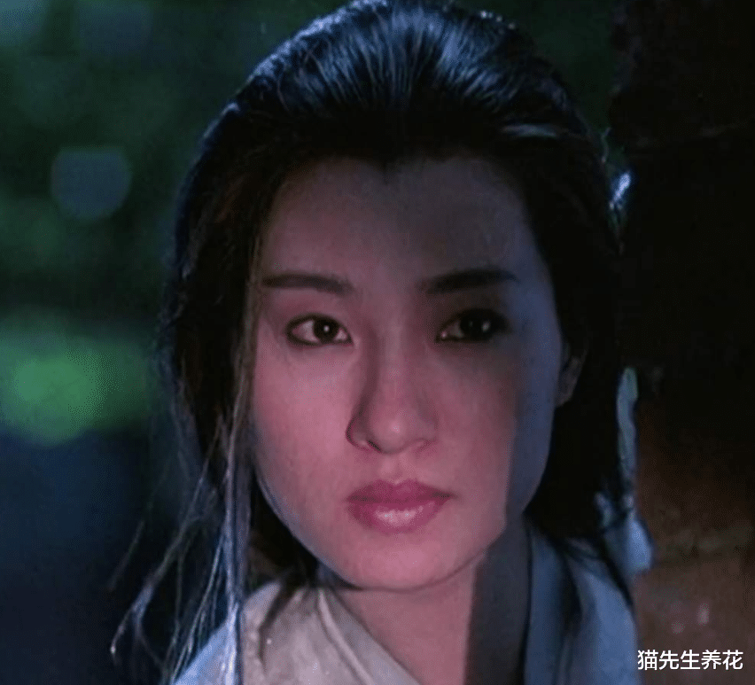『王小凤』被称为“香港鬼后”的她，因入戏太深，患上忧郁症后老公卖掉公司陪她！