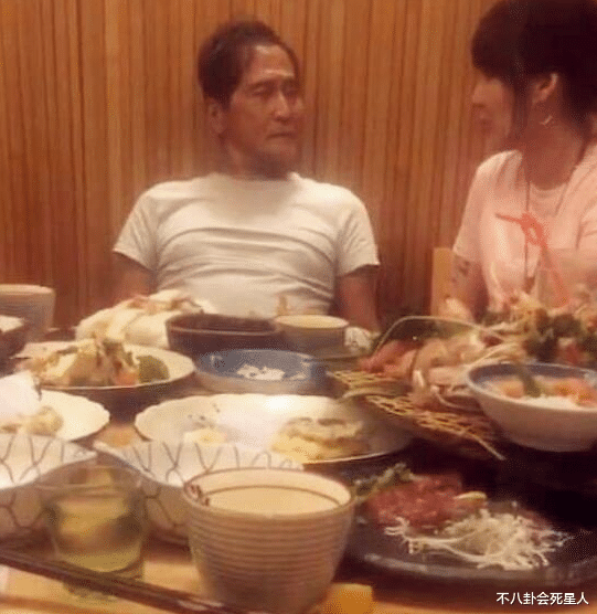 齐秦|王祖贤前男友齐秦娶小24岁富婆，结婚十年如初，娇妻近照颜值高