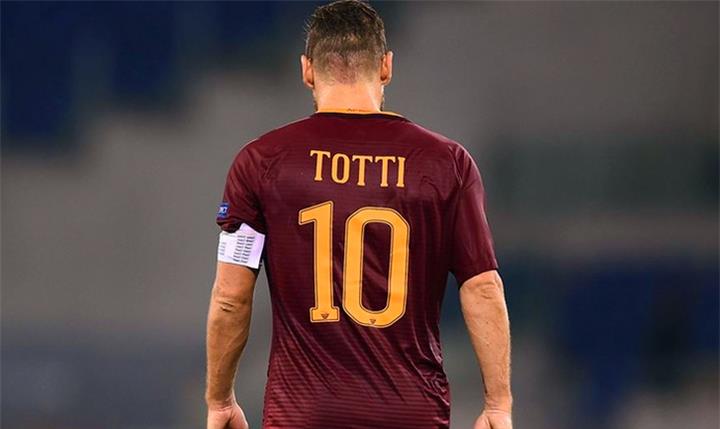 『意大利队』过去20年最伟大的7位意大利球员，托蒂第5，布冯第3，第1当之无愧