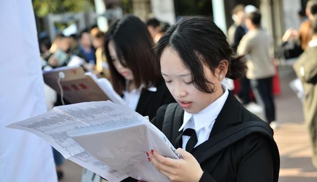 三方协议|应届生签订三方协议前，有哪些注意事项？学姐经验总结，点击收藏