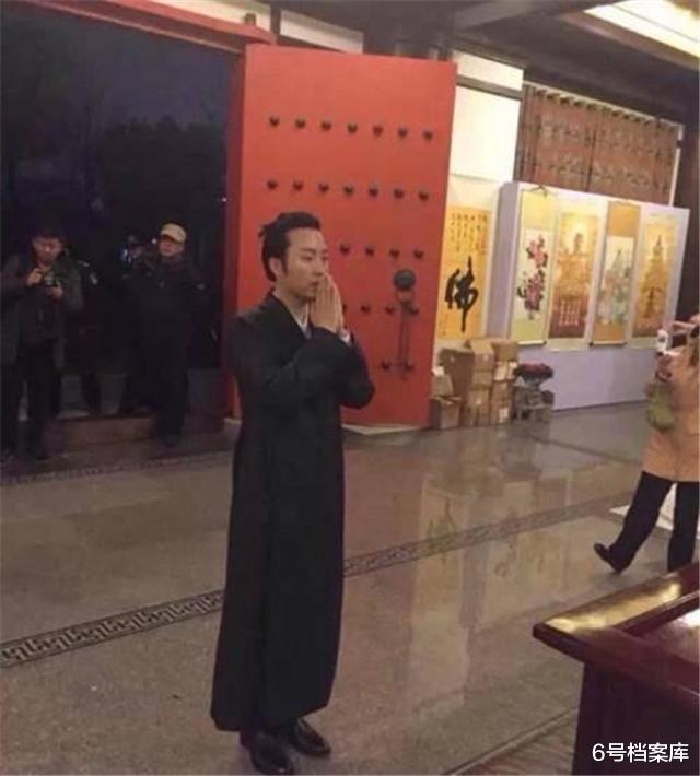 『李玉刚』装了14年的李玉刚“说崩就崩”