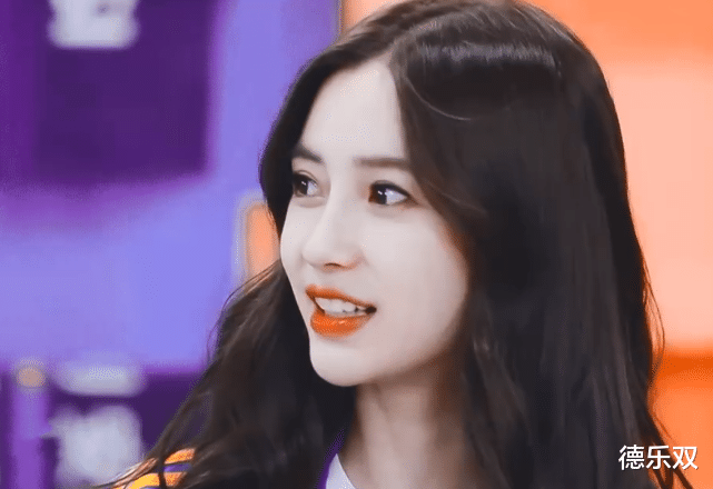 【Angelababy】baby涂口红，从来不涂嘴角，看到效果，才知技巧好过整容！