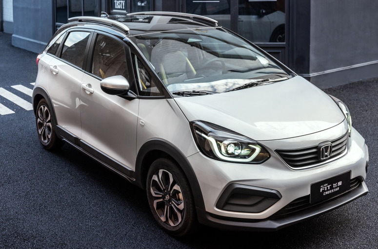 奥迪A3|本田飞度：一顿操作猛如虎，一看销量“2500”