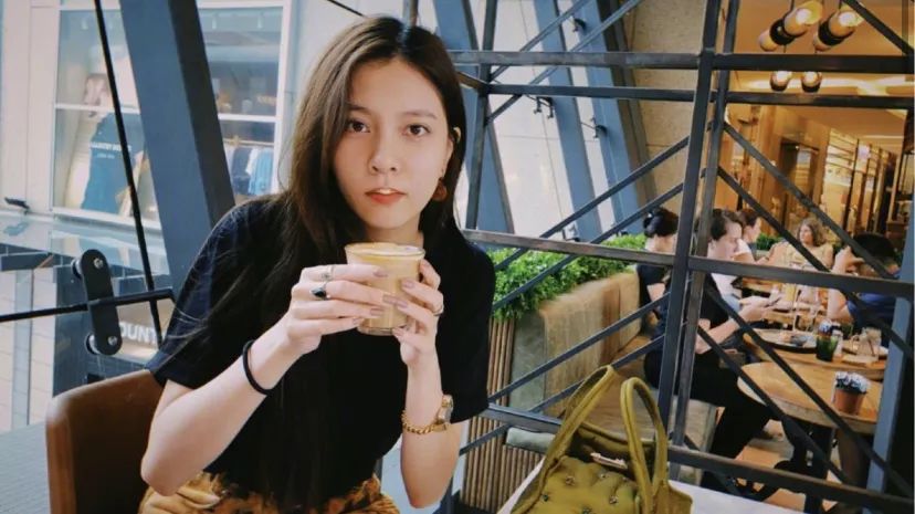 『穿衣搭配』云欣赏“宋妍霏们”最近穿了什么？
