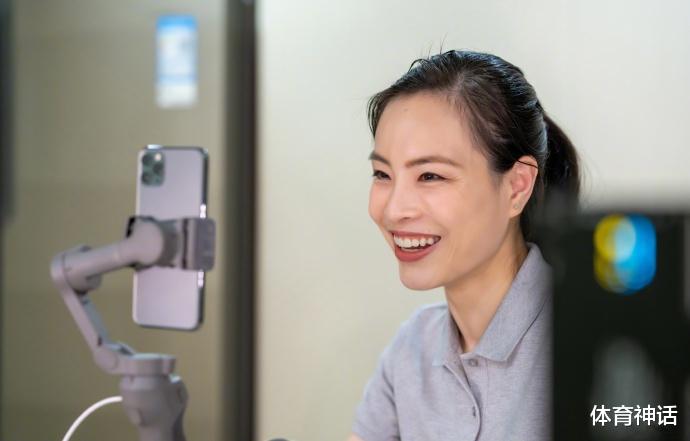 吴敏霞▲奥运冠军吴敏霞泪诉惨况，女儿住院20天做4次腰穿，差点丧失听力