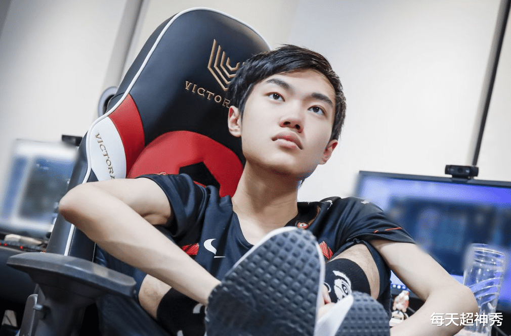 「t1」与FPX会师半决赛！TES顺利淘汰T1，Faker再度空手而归