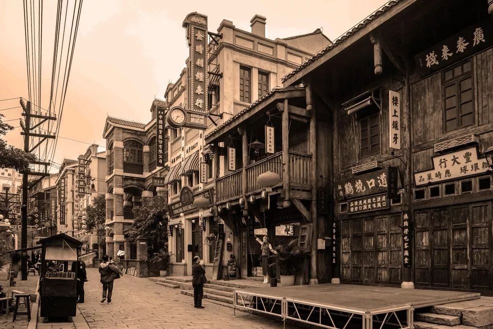 扎心|我国民国时期就有电了,为何后来又点了40年的煤油灯?答案很扎心