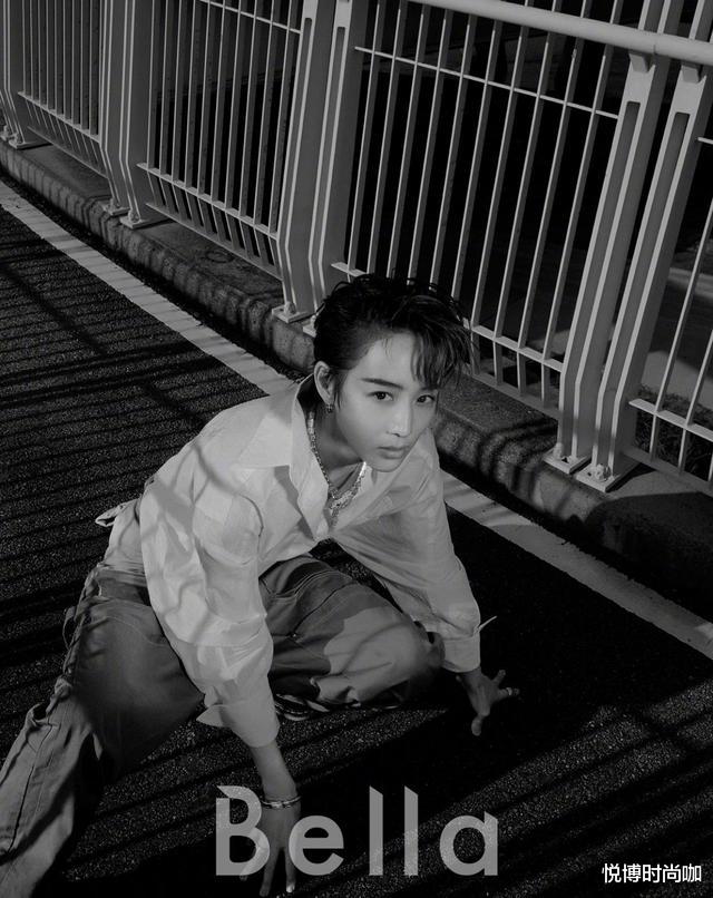 【短发】张钧甯从“不红”变“实红”，干练短发美出天际，小脸姐妹赶快get