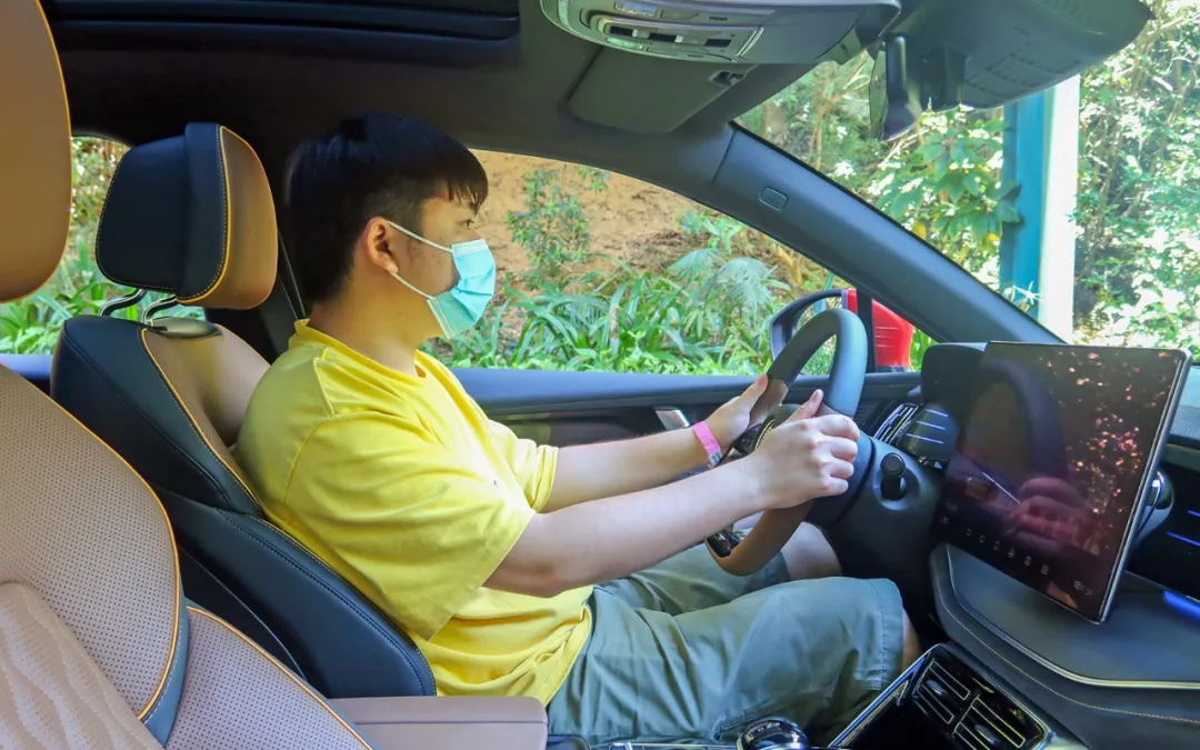 比亚迪唐|还买超跑？深度体验新款比亚迪唐，豪华感丝毫不输BBA