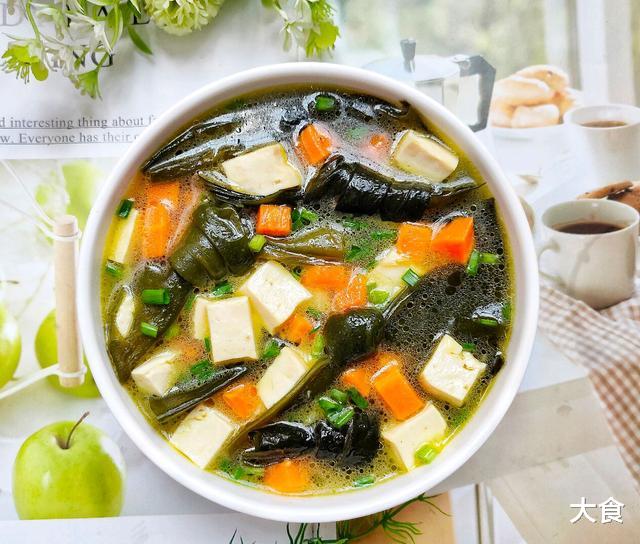 「豆腐」夏天懒人的“减脂汤”，1周2次就可以，1个月后衣服小一码