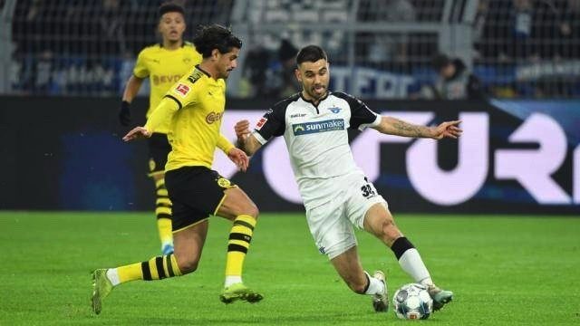 「国足」上午10点，国足获坏消息！40强赛劲敌疯狂归化12名悍将，1人征战德甲