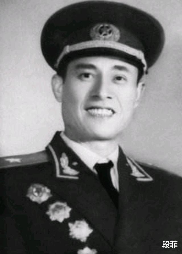 「江拥辉」百万大裁军时撤销了四个大军区，司令分别是谁？后来去了哪里？