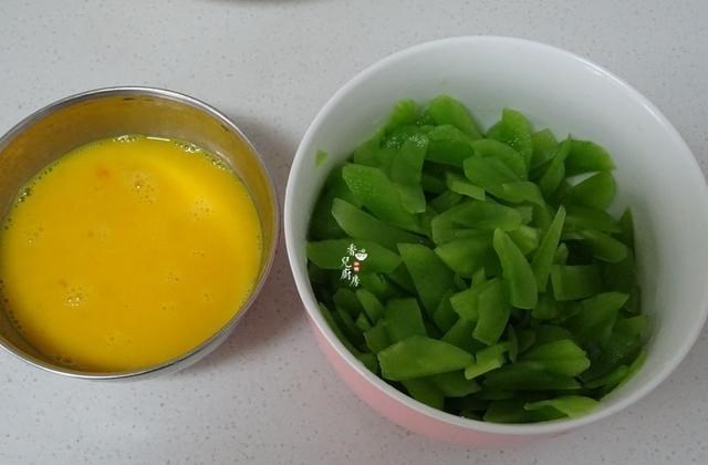 莴笋|秋天,少吃猪肉多吃它,才2元一斤,家家吃得起,比肉还香