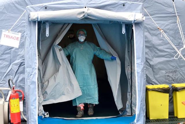 挪威@还是中国靠谱！该国首脑喊话：恳请中国能不计前嫌提供援助