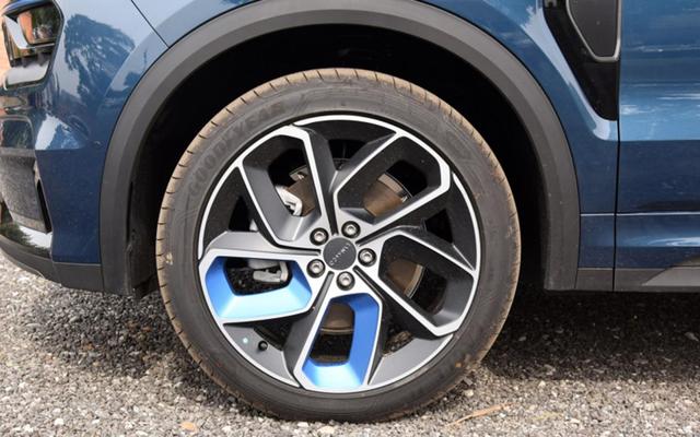 宝马X4|国产轿跑SUV里最接近宝马X4的车，两驱顶配裸车不到20w，太帅了！