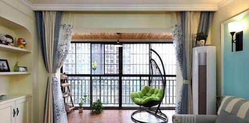 []阳台窗帘挂在哪比较好