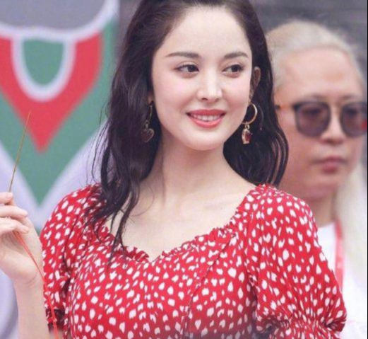 古力娜扎▲娜扎新剧开机胖到认不出，被女二墨兰轻松辗轧，网友：很适合唐朝！