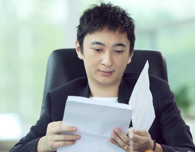 小燕子|港台明星为什么那么好骗？套路的背后很可能是一条成熟的产业链