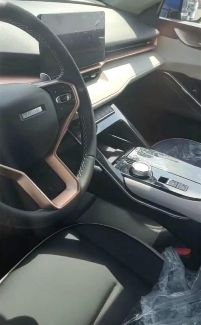 哈弗H6@高大威猛颜值高！全新H6细节曝光，尺寸加长搭1.5T，或下半年上市